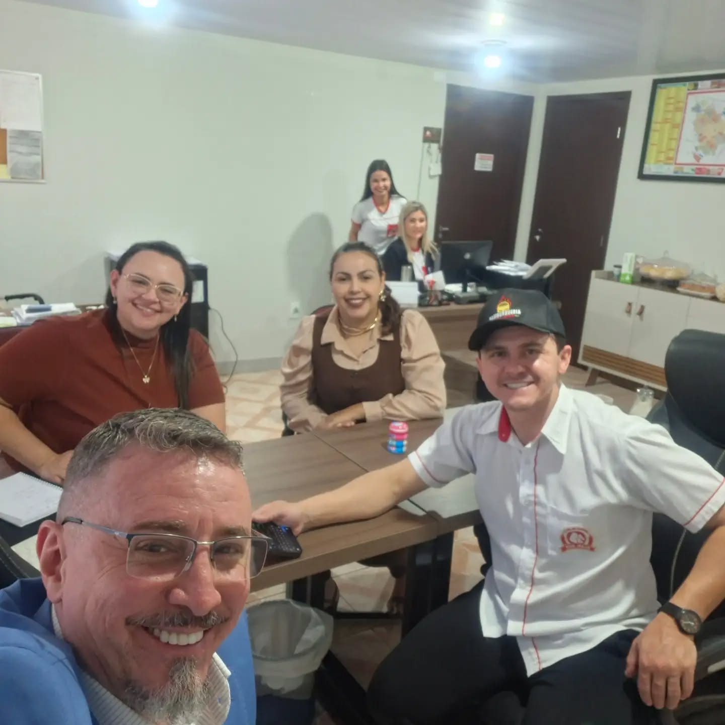 @bomjesustambau @bomjesus.scp @bomjesuspirassununga @adeline.alves.5686 @ailtonricarto.oficial Mais uma grande reunião…
